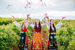 Фестиваль роз. Болгария, Казанлык и Карлово. Турфирма ТАЛОРА.